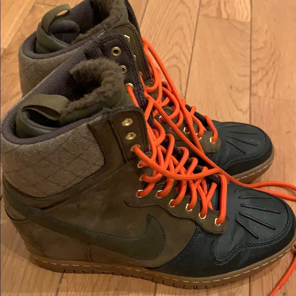 Nike women’s sky-hi wedge sneaker